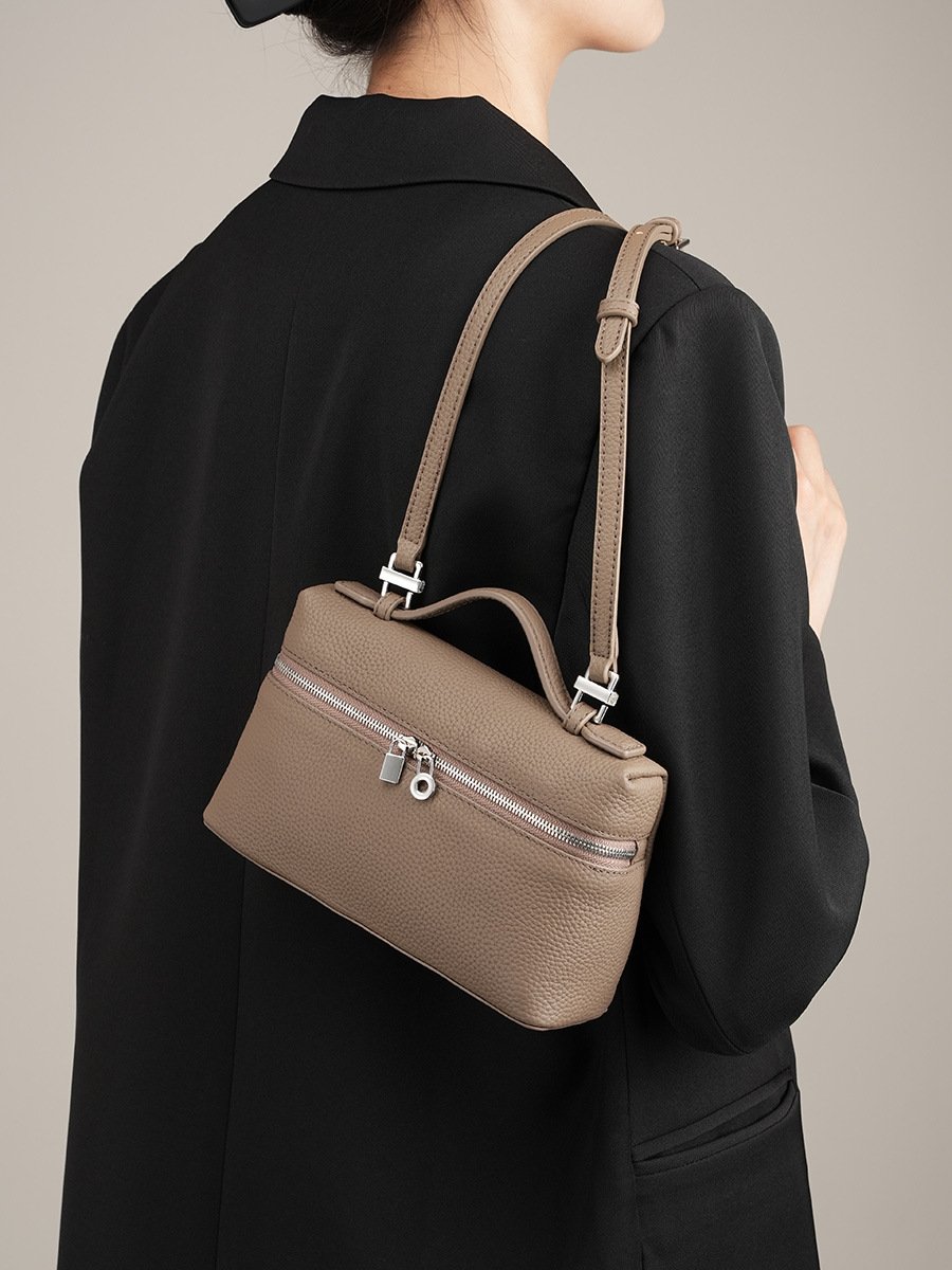 Structured & Box Crossbody Bags